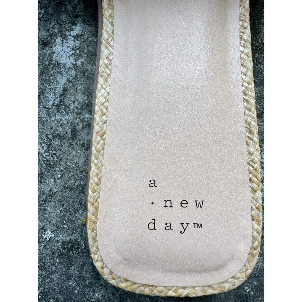 A New Day Modern Raffia Woven H Band Slide Sandals Square Toe Beige Tan Size 11W - Picture 2 of 3